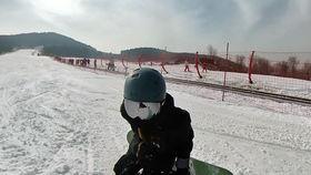 vlog滑雪旅行视频,跟随Vlog探索冬日雪域仙境